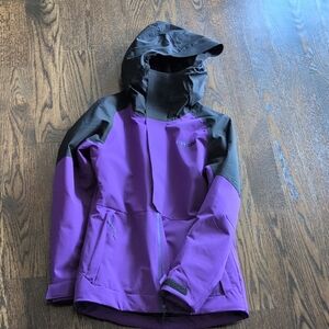 Oakley Juniors XS Purple and Black Outdoor Jacket